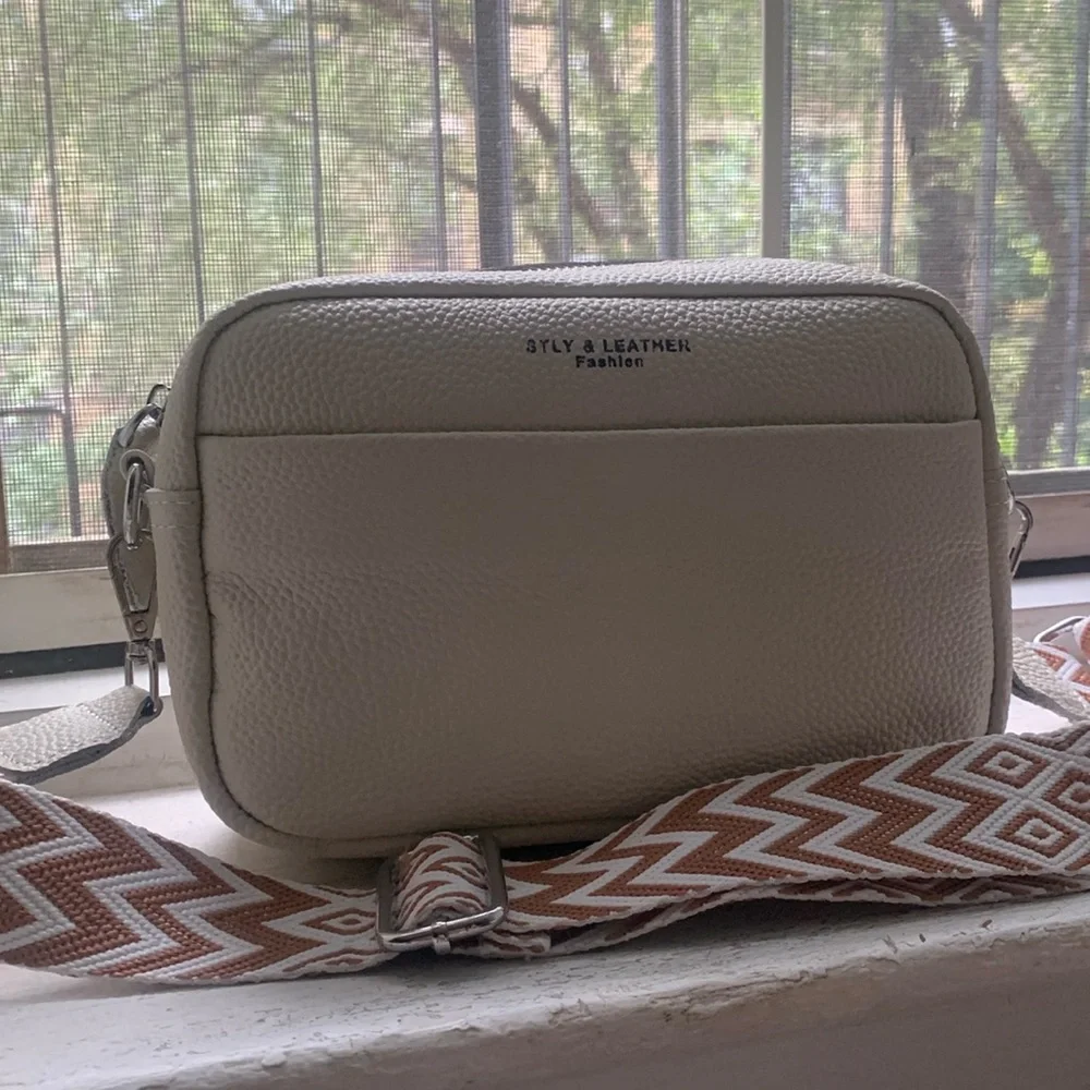 🥳2x Host pick🥳 genuine leather crossbody bag - Picture 6 of 13